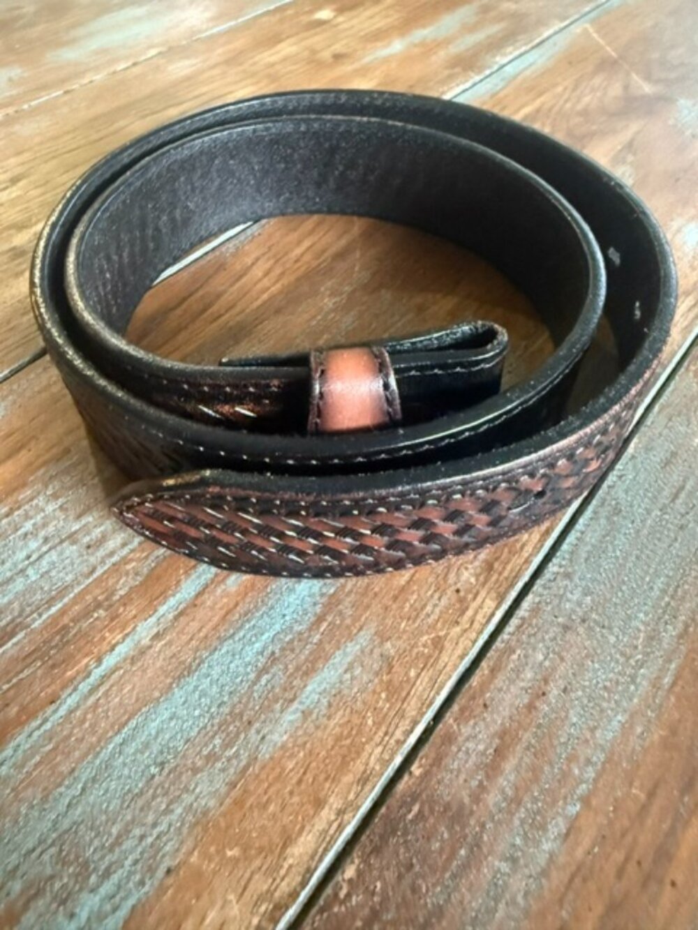 Resistol leather basket weave belt size 34 EUC used once